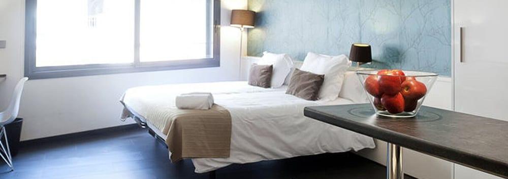 Barcelona Fifteen Central Aparthotel Экстерьер фото