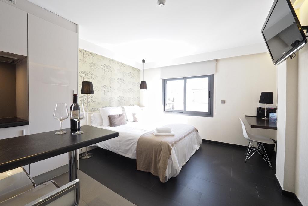 Barcelona Fifteen Central Aparthotel Экстерьер фото