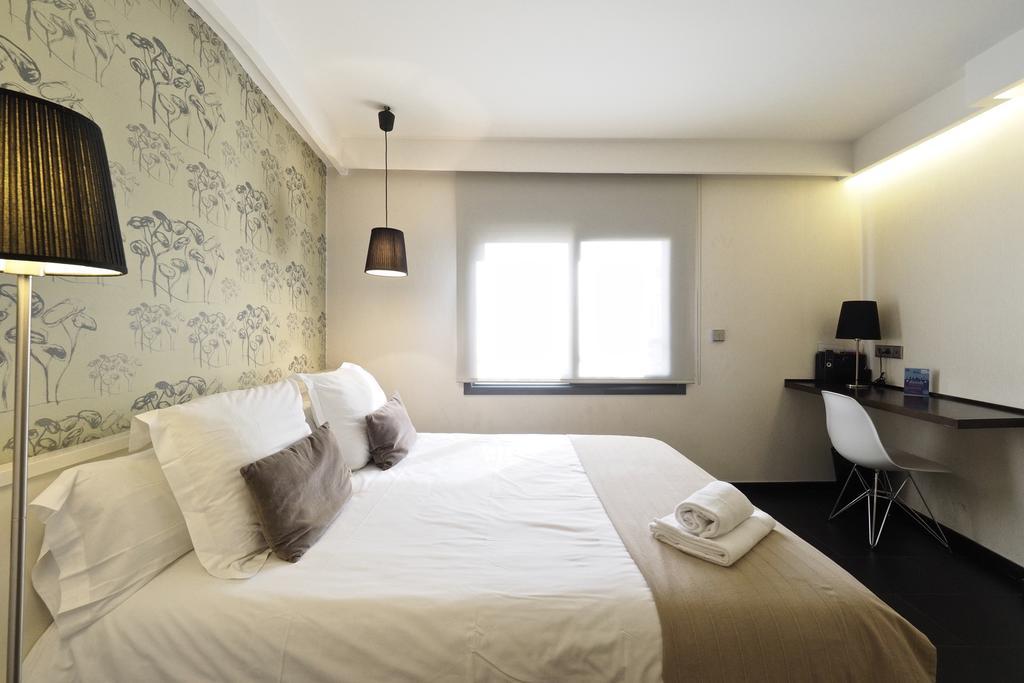 Barcelona Fifteen Central Aparthotel Экстерьер фото
